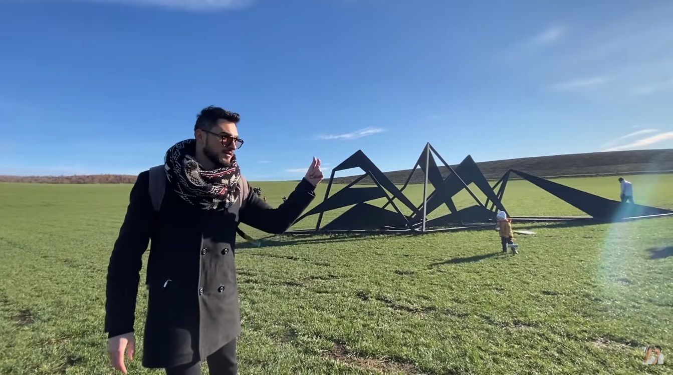 Парк майбутнього під Львовом: як побачити скульптури з натяком на тисячу років вперед